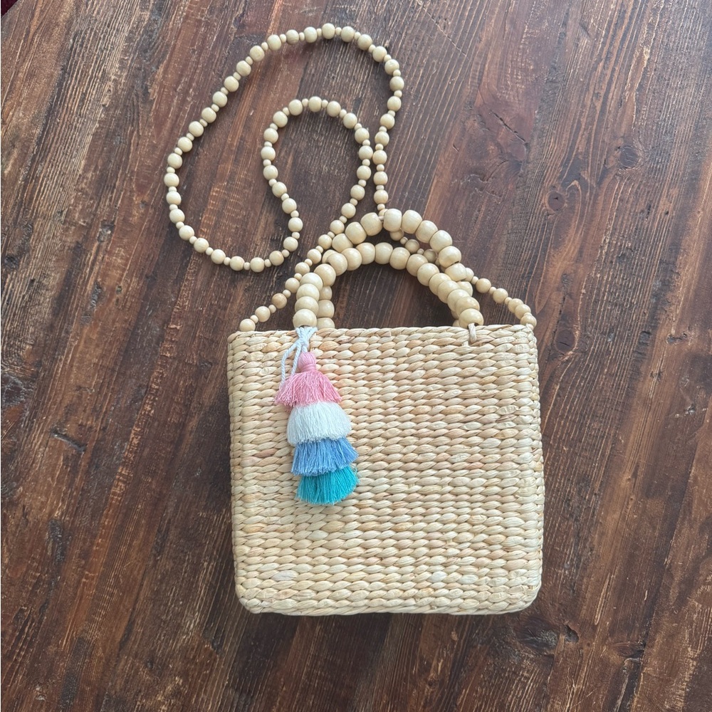 Straw Summer Handbag with Wooden Handles and Crossbody Strap